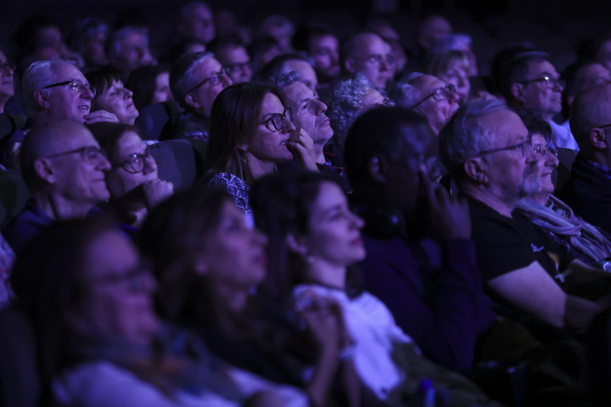 Asistentes al evento de los 100.00 socias y socias