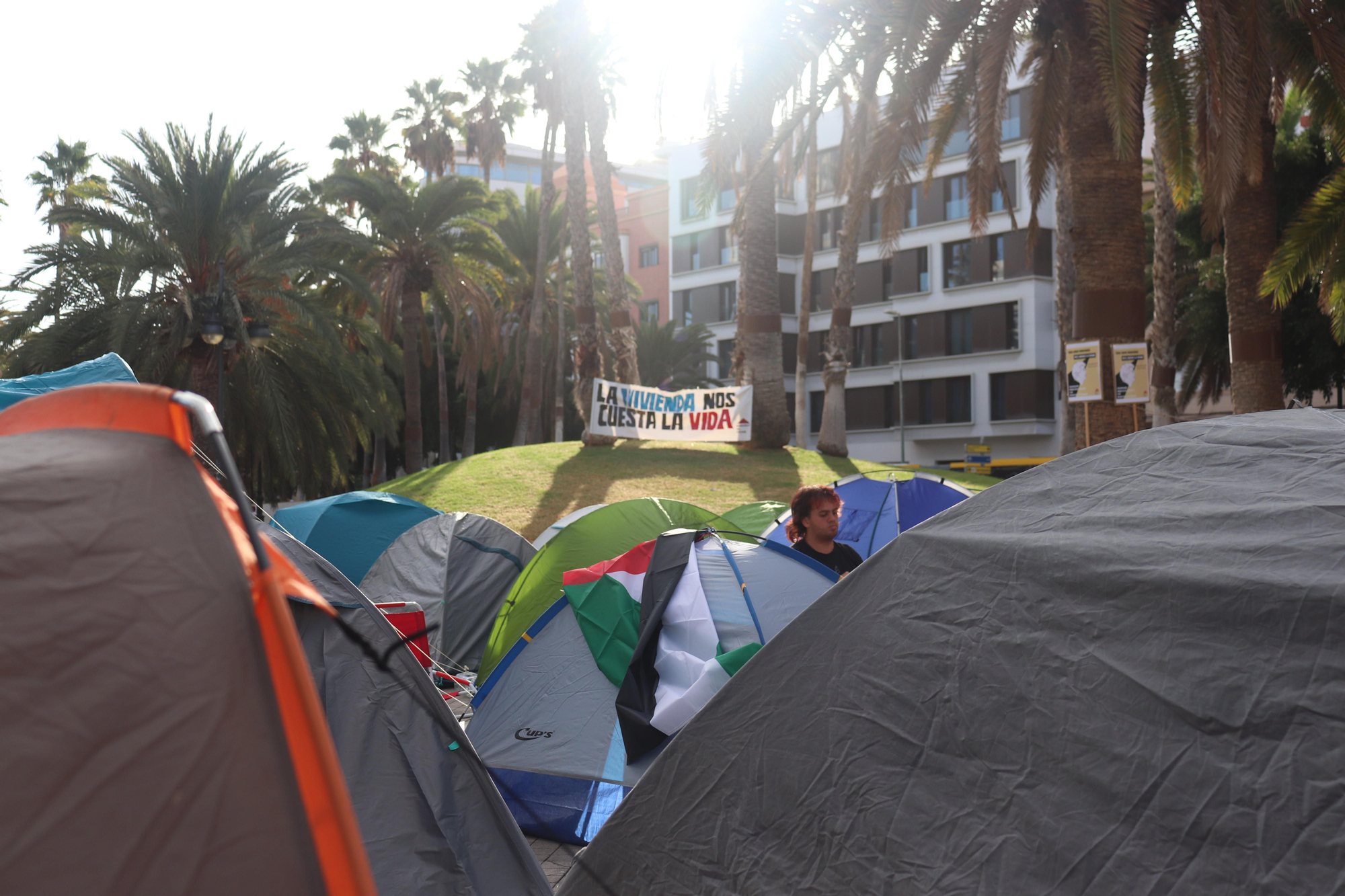 Acampada en la Plaza de la Feria (Las Palmas de Gran Canaria) por el derecho a la vivienda