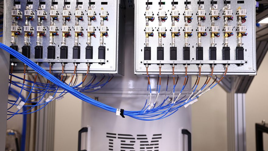 Tres investigadores de la UEx, en la vanguardia mundial del estudio del software cuántico