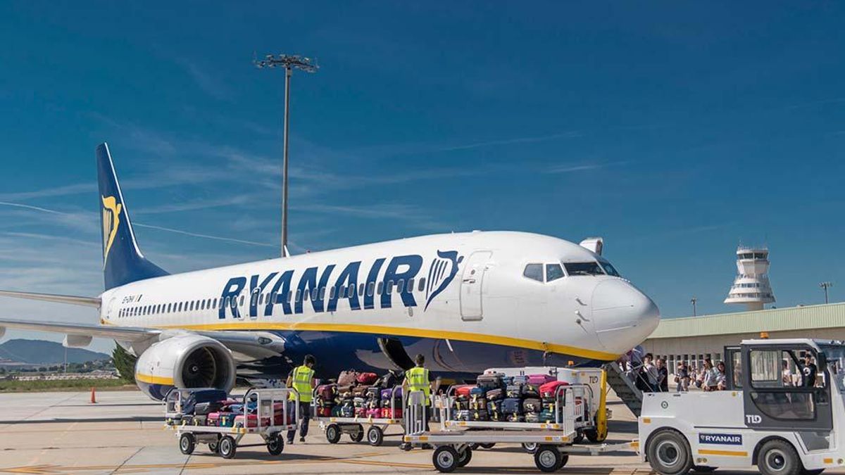 Los Gobiernos central y vasco inician los trabajos para negociar la participación autonómica en la gestión de aeropuertos