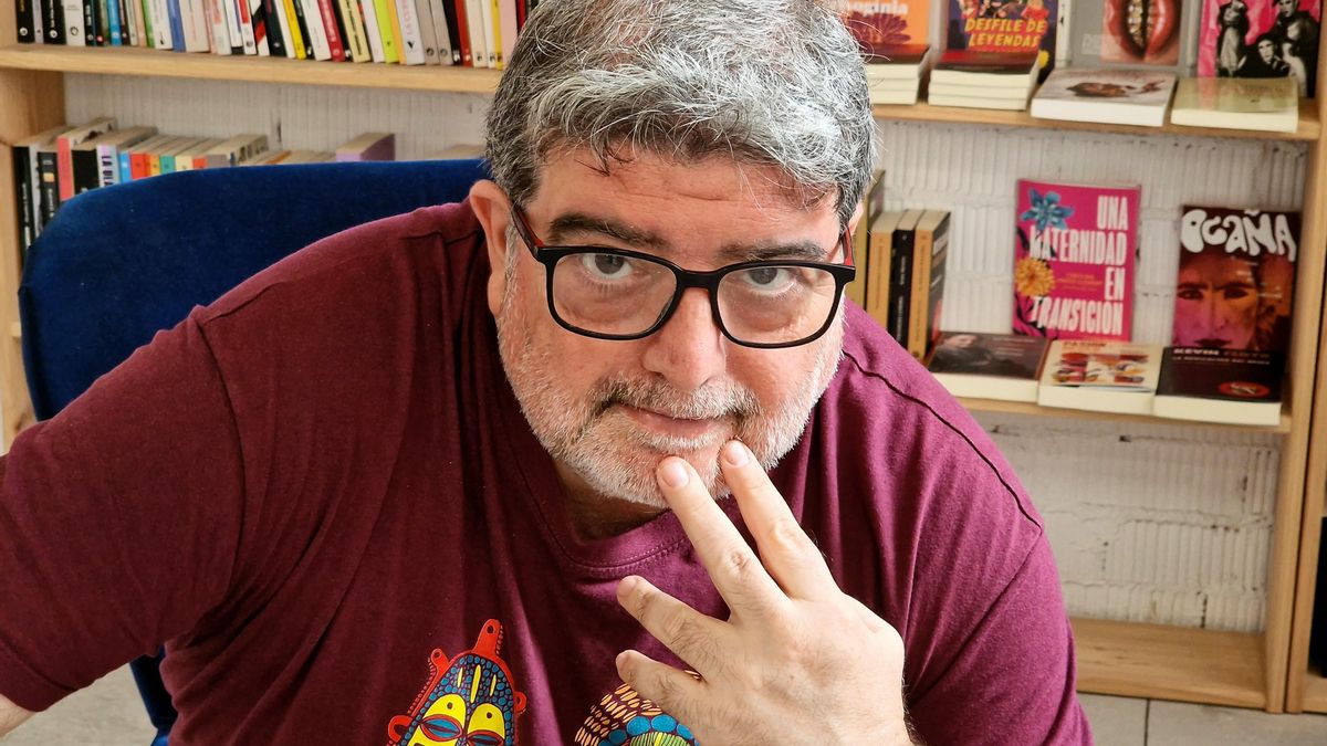 .“Sempre he tingut la mirada sobre la fragilitat, i això em ve també del periodisme”, explica Francesc Viadel durant l’entrevista.