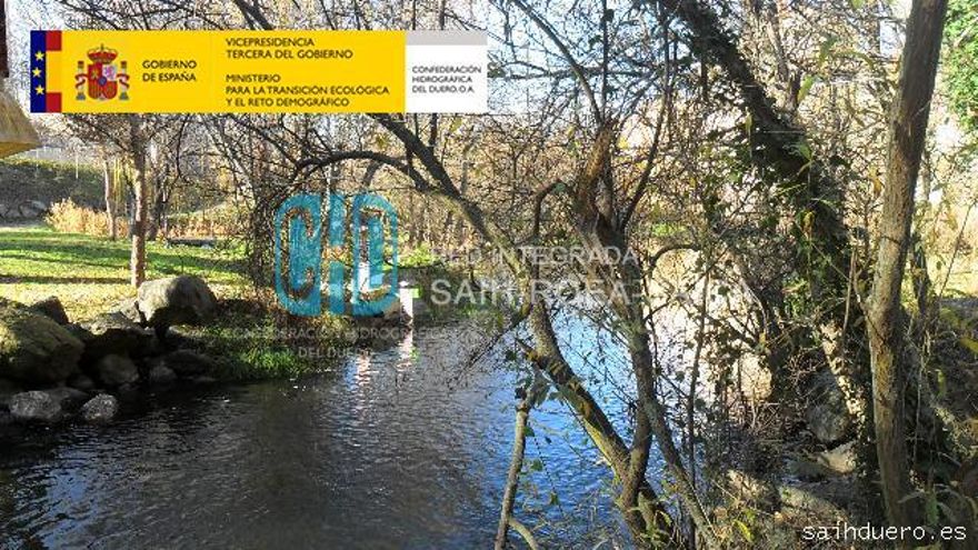 El Eresma rebaja la alerta a nivel de riesgo intermedio a su paso por Segovia