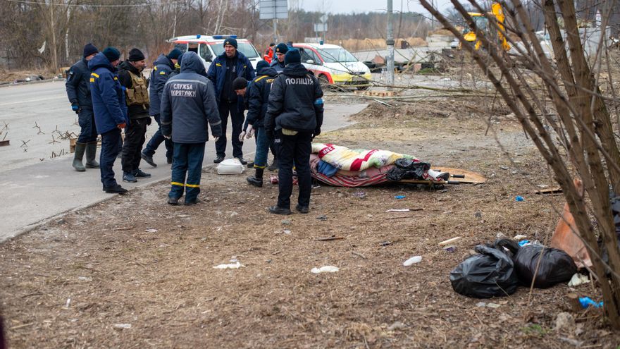 El cuerpo de una persona muerta en Iripin, Ucrania.