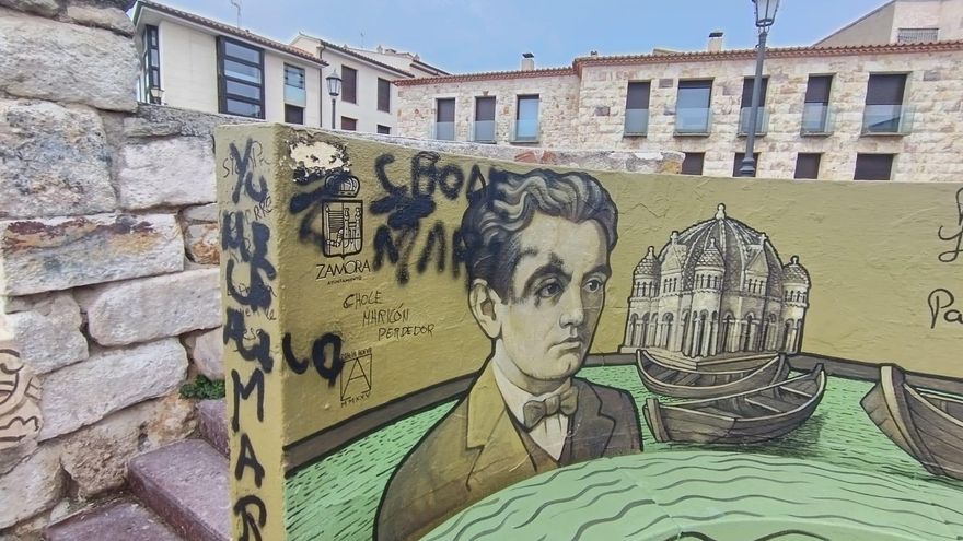 Vandalizan con pintadas de insultos homófobos un mural homenaje a Lorca en Zamora