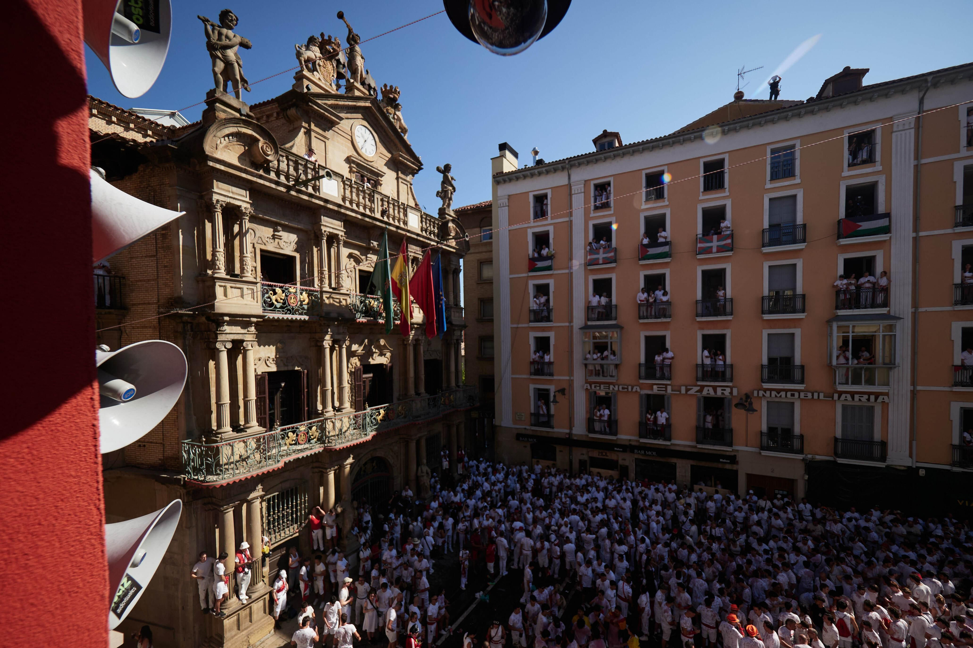 Plaza del Ayuntamiento el día del chupinazo de 2026
