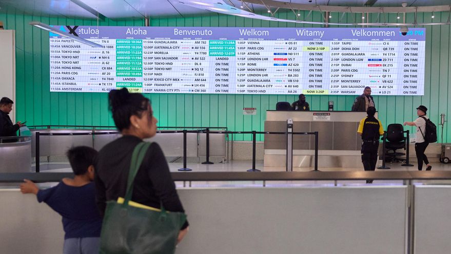 Entran en vigor las restricciones de Trump para el ingreso a EE.UU. desde 19 países