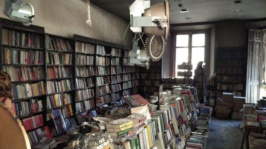 La librería de Málaga ha quedado calcinada