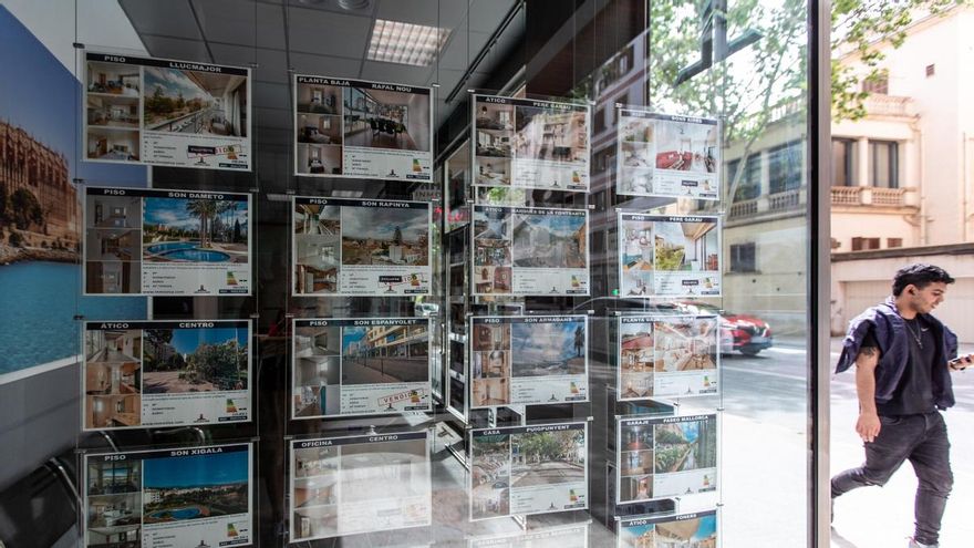 Dues detingudes per vandalisme a immobiliàries en un poble de Mallorca