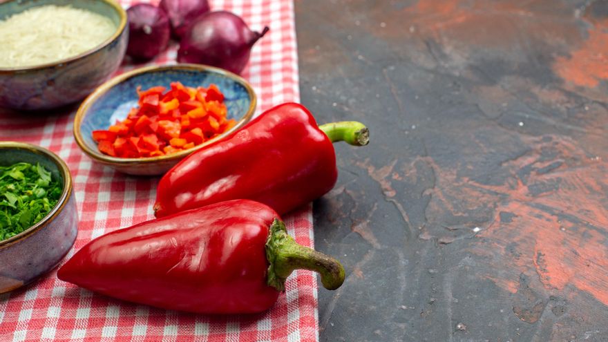 Con crema, rellenos de bacalao y gambas o con bonito: cómo hacer pimientos del piquillo