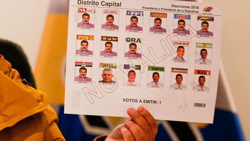 Presentan el tarjetón para los comicios de Venezuela donde Maduro aparece 10 veces