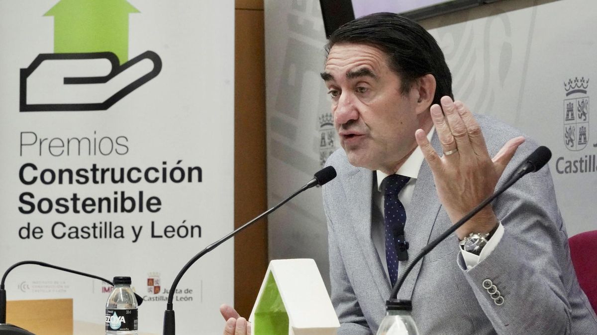 El consejero de Medio Ambiente, Vivienda y Ordenación del Territorio, Juan Carlos Suárez-Quiñones