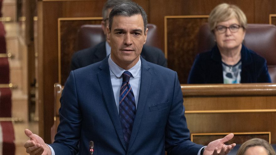 El presidente del Gobierno, Pedro Sánchez, interviene durante una sesión plenaria, en el Congreso de los Diputados, a 21 de diciembre de 2022, en Madrid (España).