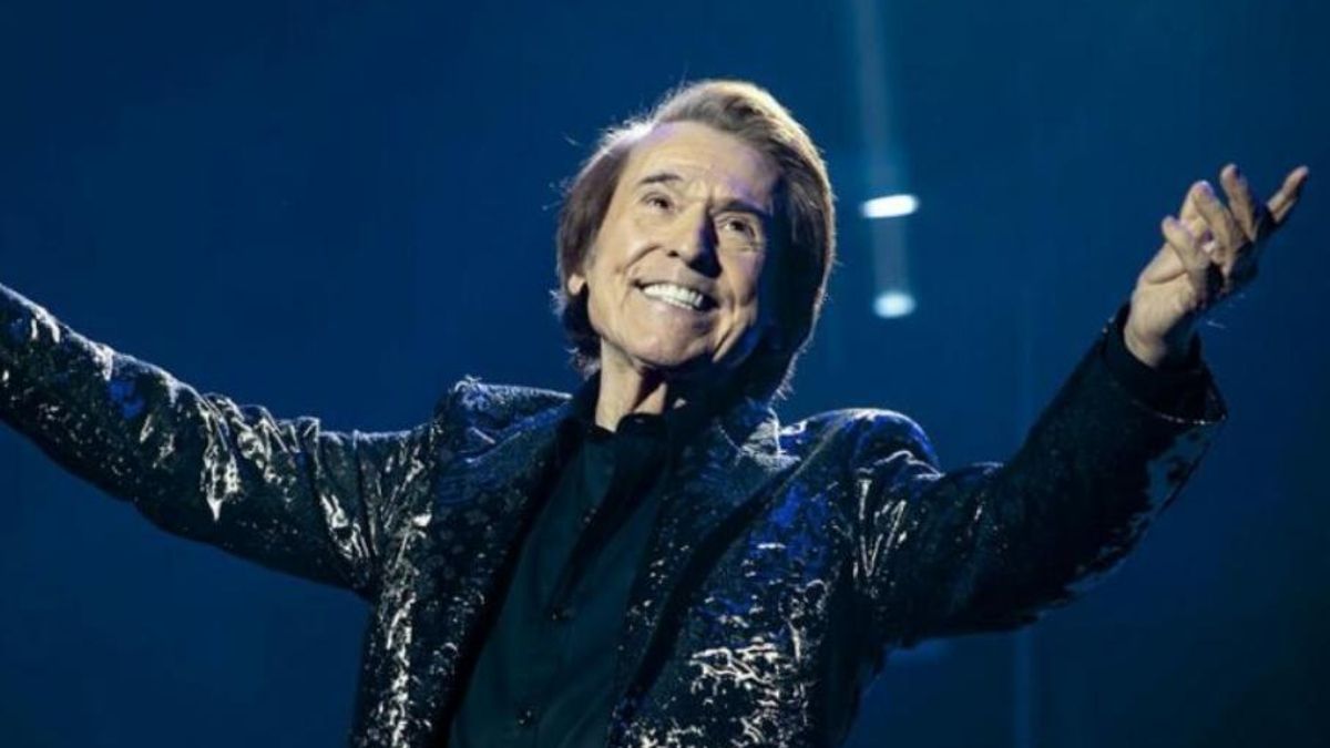 Raphael durante una actuación