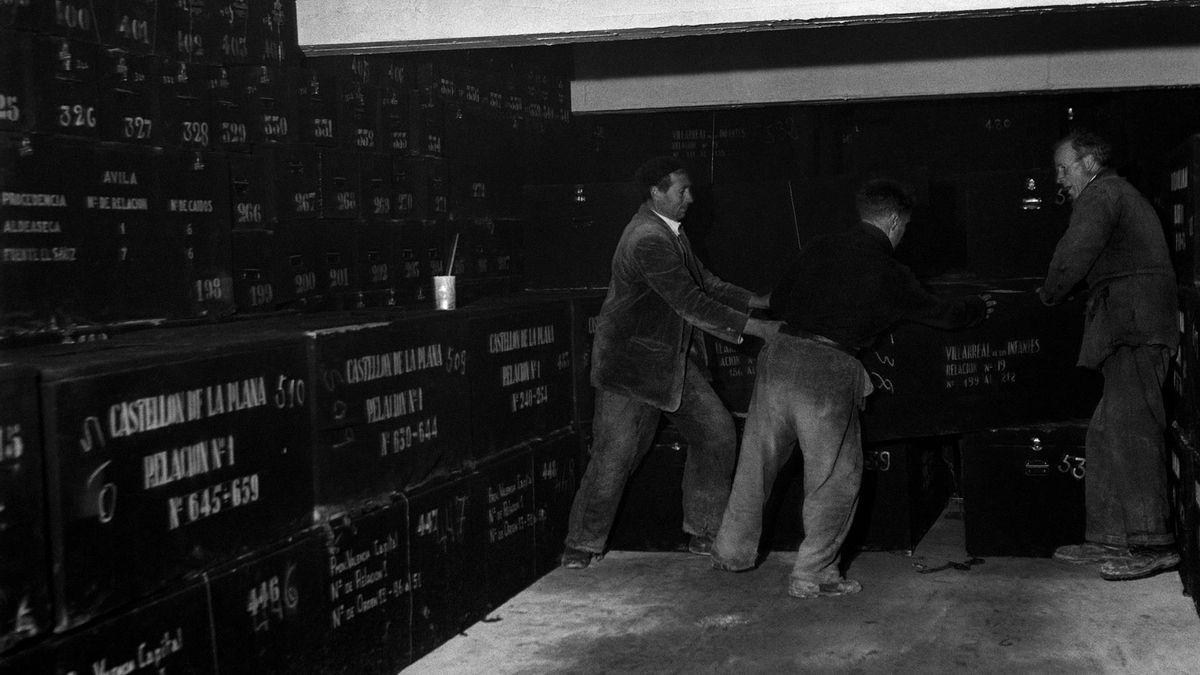Una de las fotos de la Agencia EFE que sirvió para localizar los restos de Aldeaseca (1959).