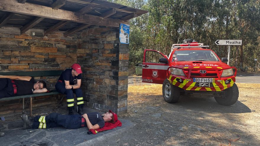 Dos frentes activos en el incendio en el norte de Portugal junto a Galicia