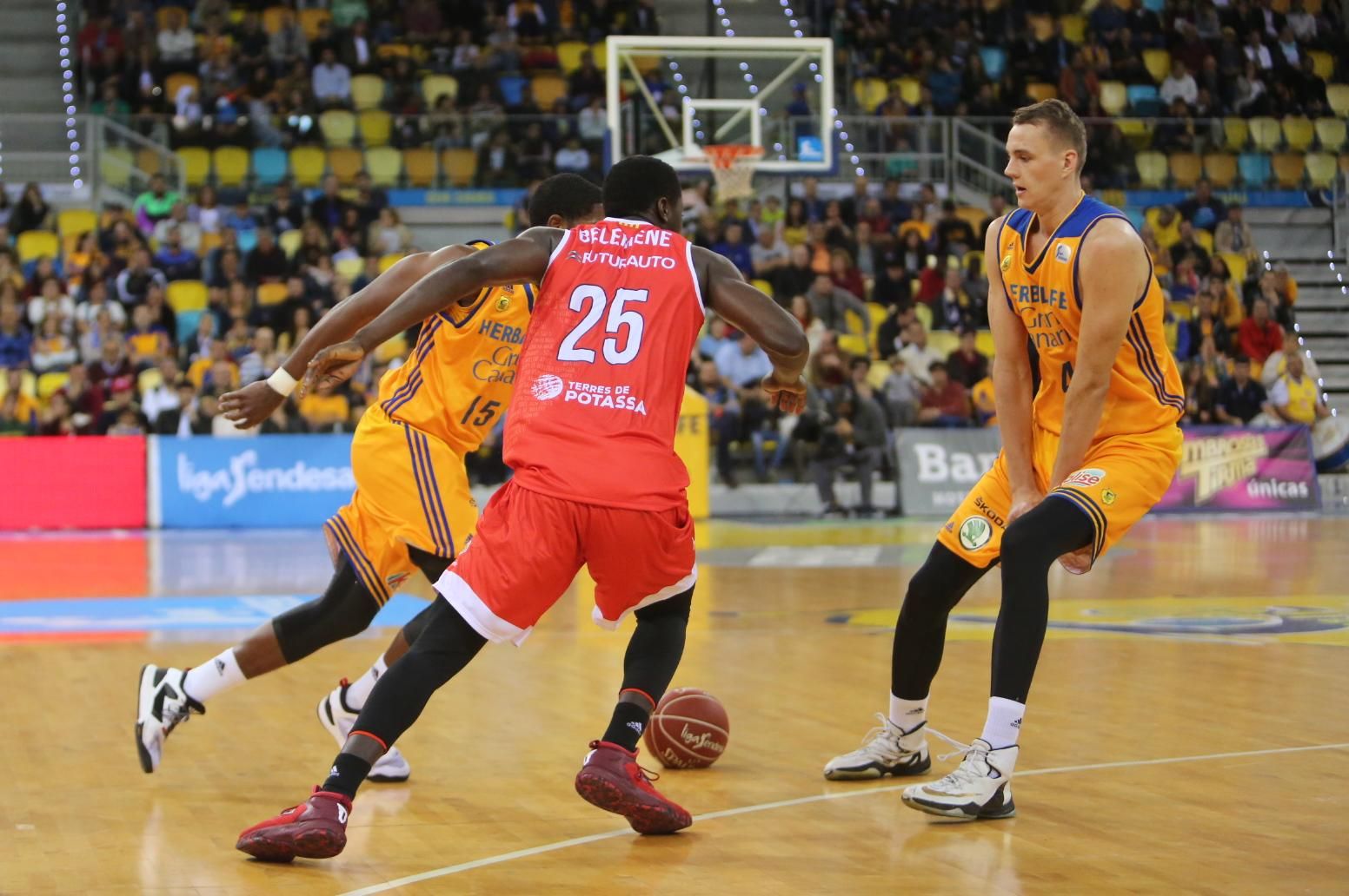 Imagen del encuentro Herbalife Gran Canaria - ICL Manresa. (Alejandro Ramos).