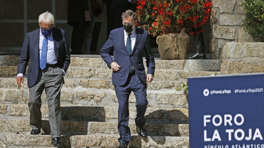 González, Aznar y Rajoy, tres expresidentes que denuncian su "cancelación" desde sus púlpitos