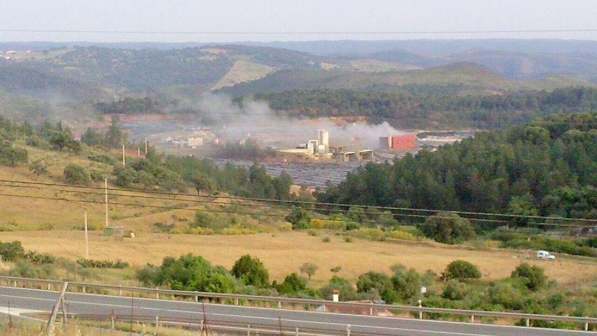 Ecologistas denunciará ante la Junta un supuesto incendio en el vertedero de residuos de Nerva