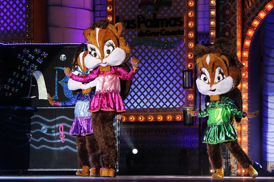 Drag Ziben con un diseño de Jonay Espino. (Cirenia Vico).