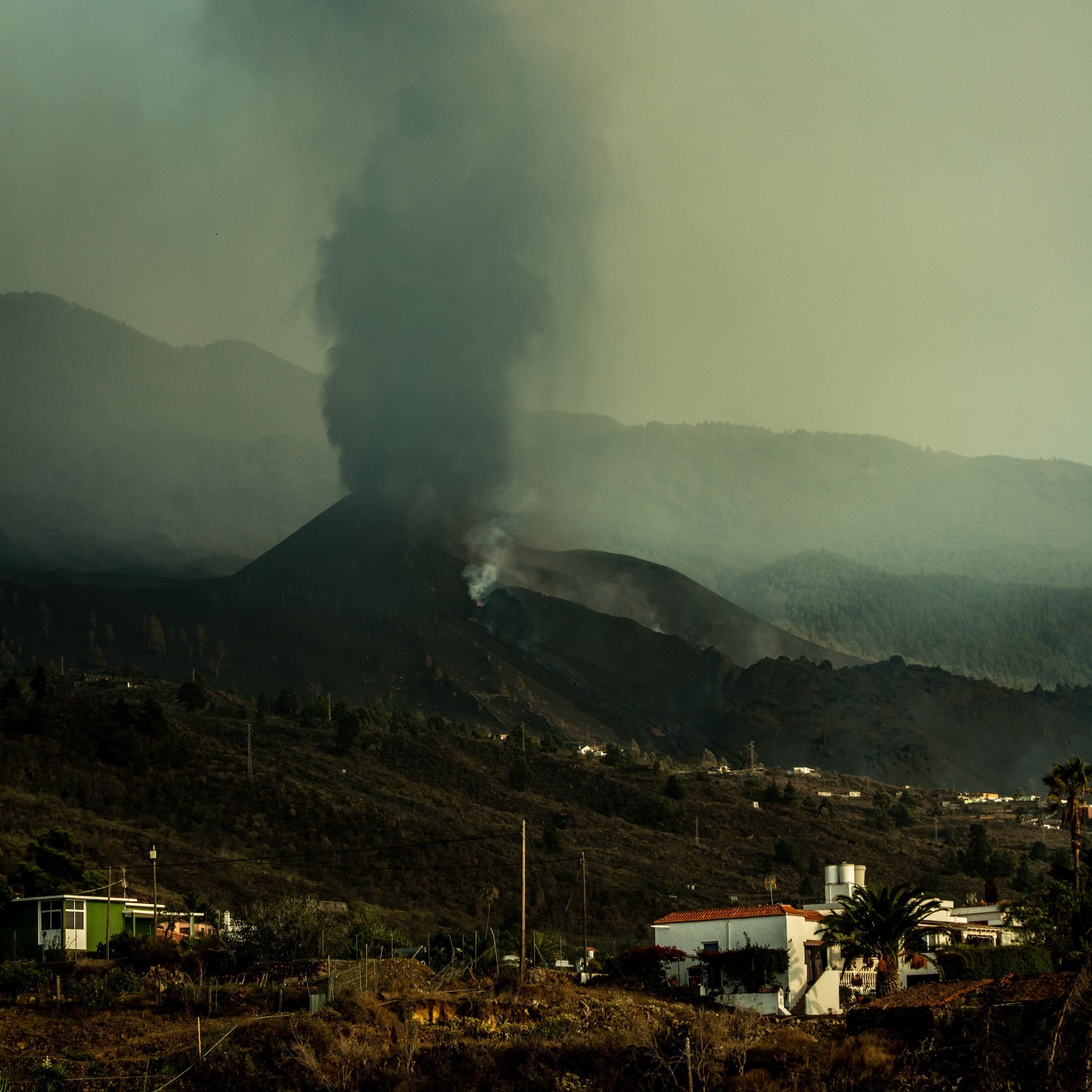Volcán de La Palma activo este lunes. / FOTO: Ankor Ramos