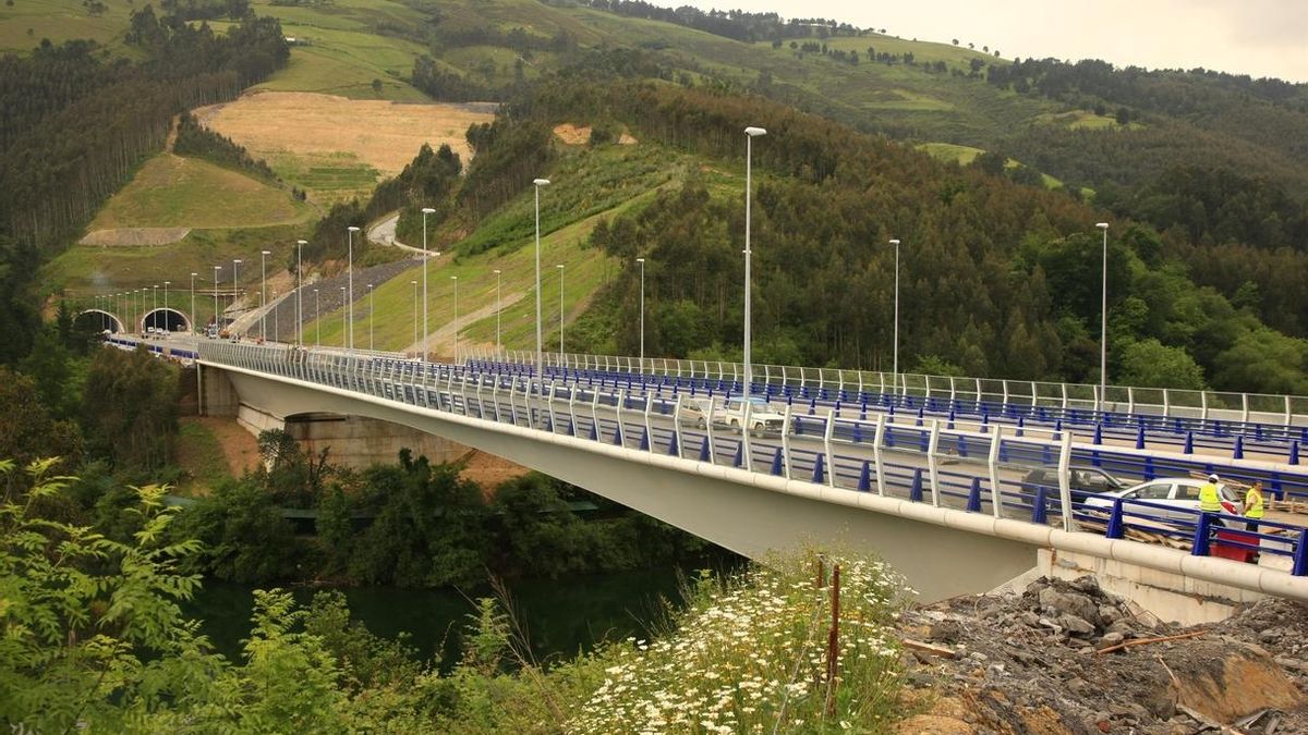 Diputación vizcaína precisa que el aumento del endeudamiento en 2009-11 fue por la construcción de la Supersur