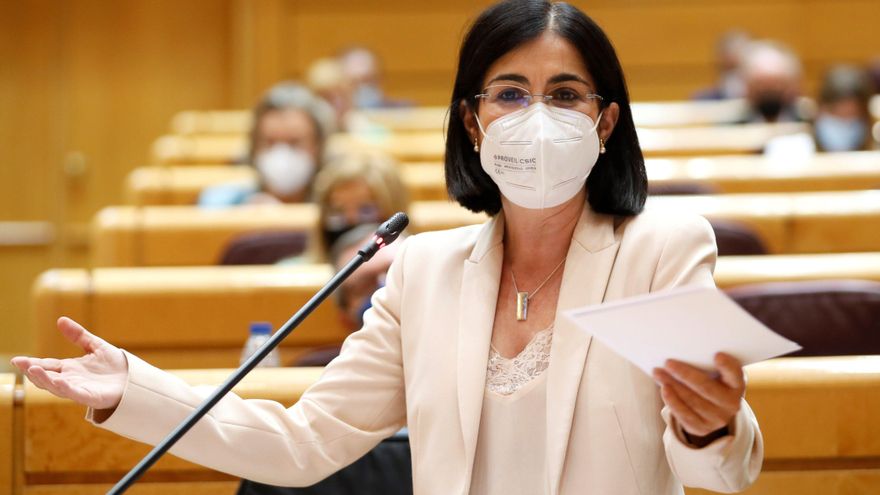 La ministra de Sanidad, Carolina Darias, interviene durante la sesión de control al Gobierno celebrada en el Senado, este martes en Madrid. EFE/ Mariscal