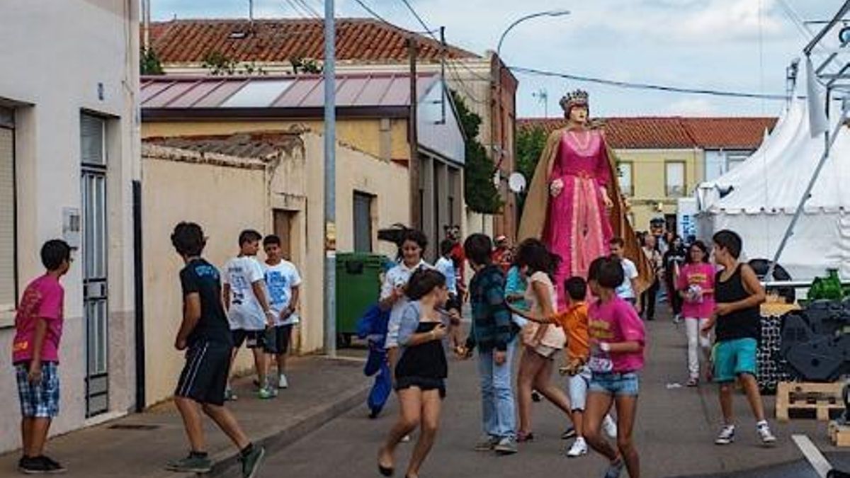 De Afónica Naranjo a El Llanto del Loco: las fiestas de Santa María del Páramo que también tendrán a Burning