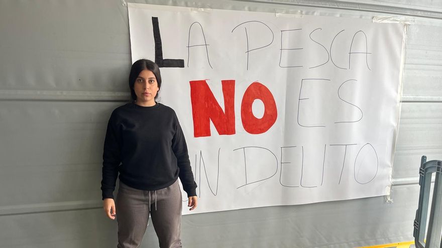 Alba Aguilera, 24 años, pescadora del Puerto de Barcelona.