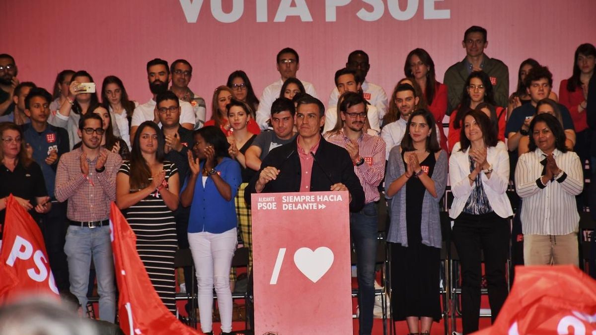Sánchez dice que el PSOE habla de "justicia social y convivencia" frente a una derecha que juega "al parchís"