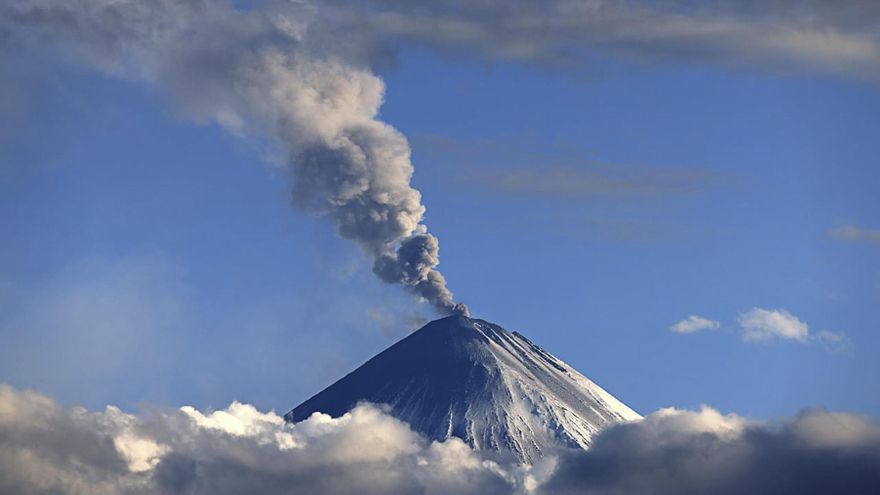Hasta siete volcanes despiertan a la vez tras el terremoto de Kamchatka