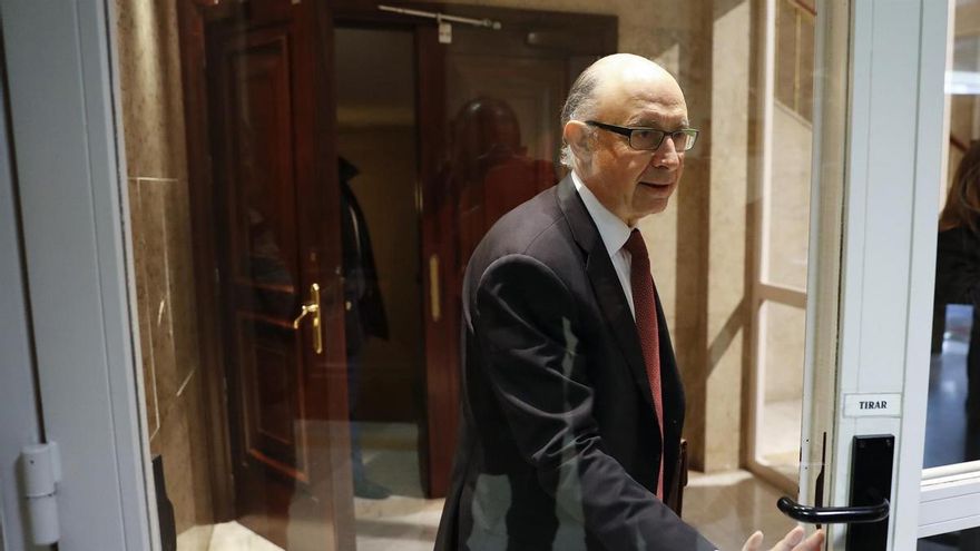 Cristóbal Montoro, el ministro que hizo giratoria la puerta principal de Hacienda