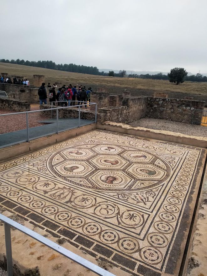 Mosaico de la 'Domus' de los Planetas. Aquí se representa a los grandes dioses de la mitología romana.
