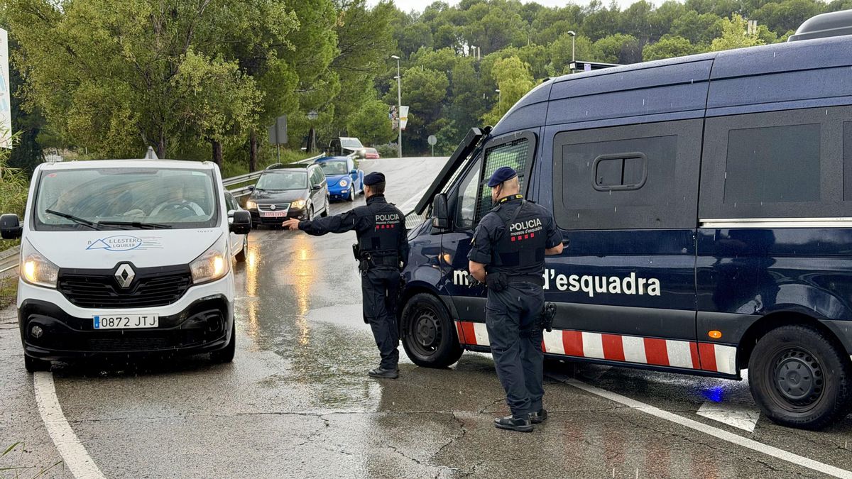 Los Mossos realizan controles de acceso a la Autònoma de Barcelona para evitar la entrada de Vito Quiles al campus