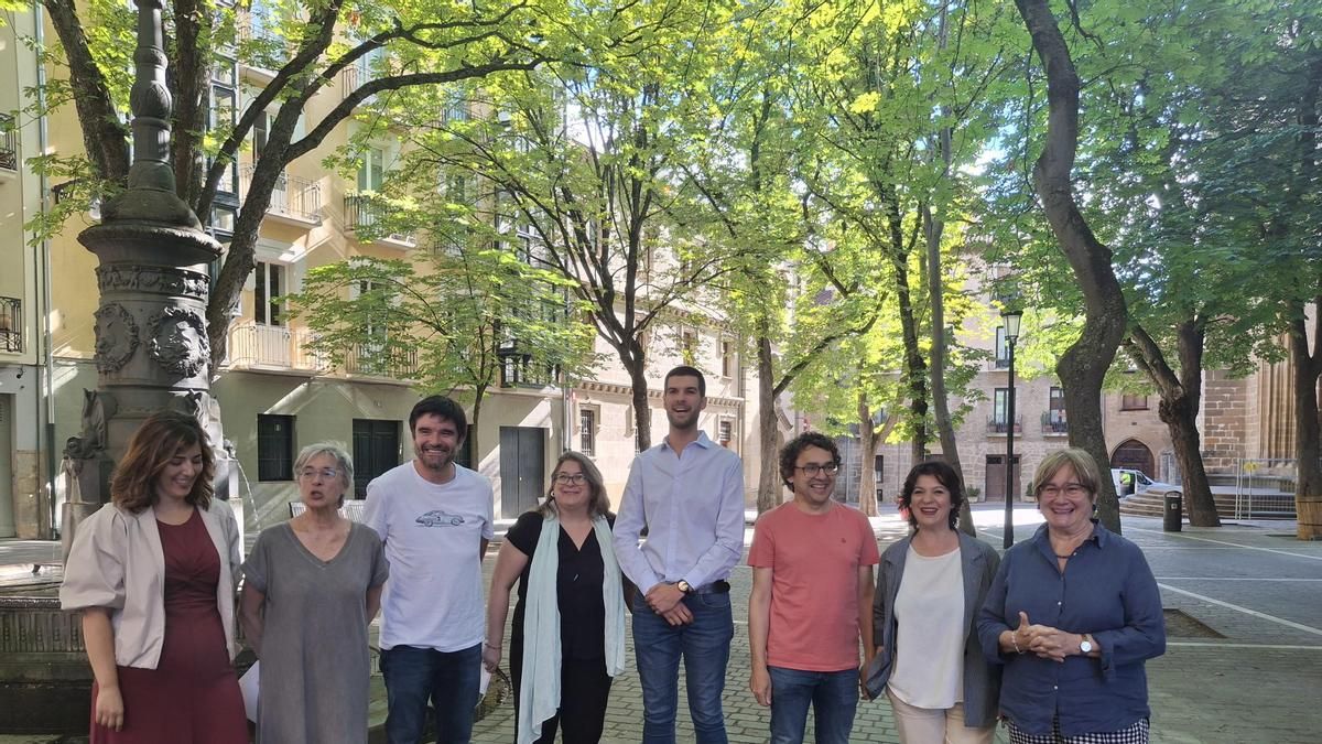 IU, Batzarre e independientes reeditan la coalición Contigo/Zurekin mientras esperan a Podemos