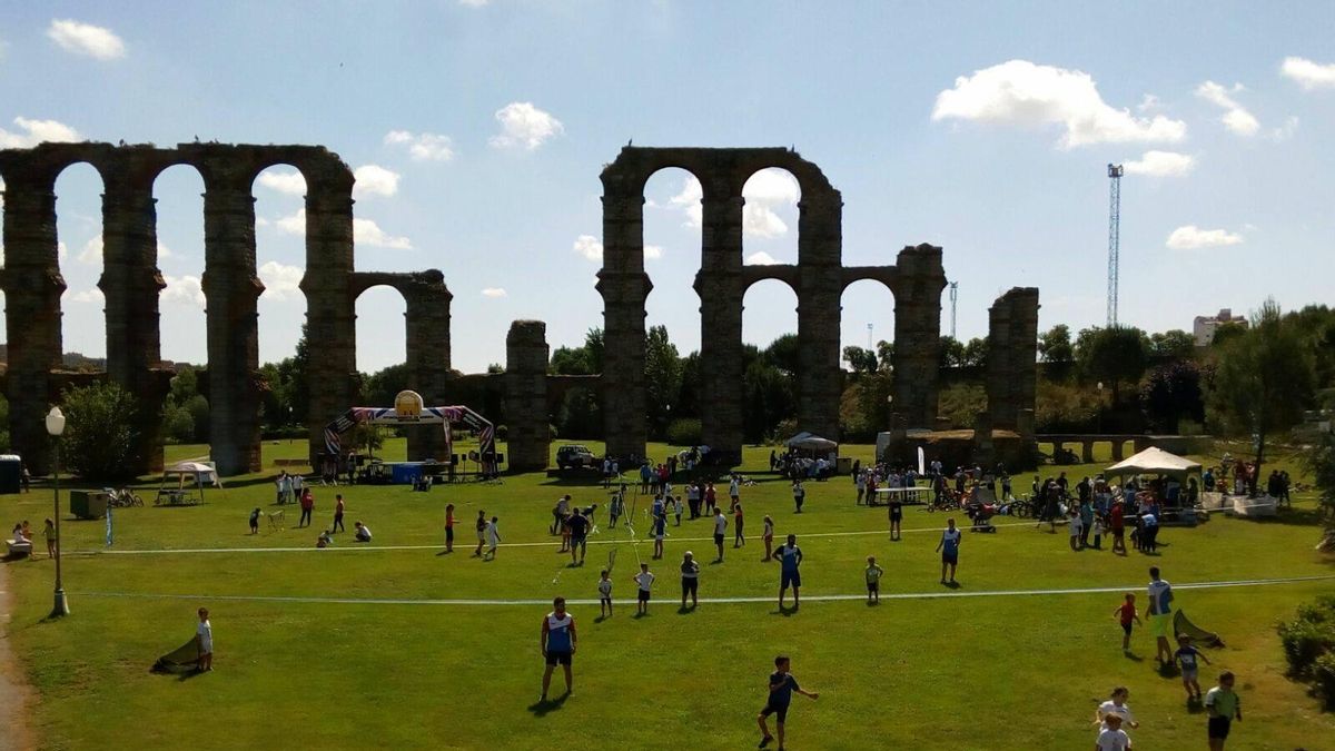 Un globo aerostático sobrevolará el Acueducto de los Milagros de Mérida con una bandera palestina de 15 metros