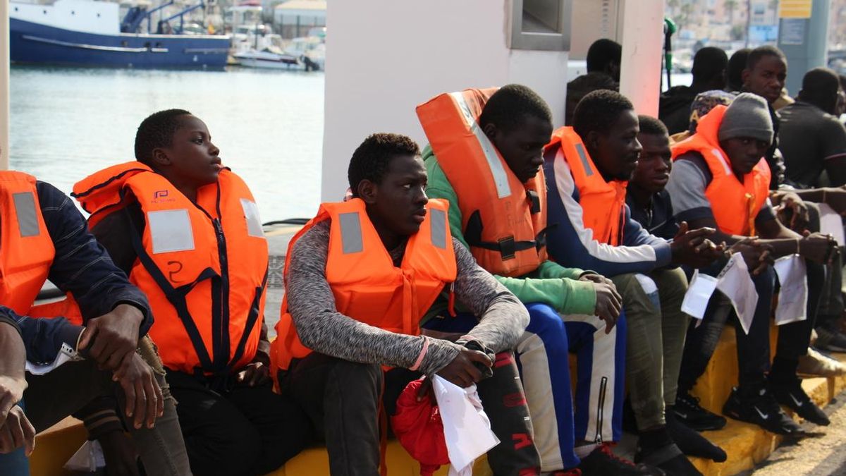 (Resumen) Rescatan a 280 personas de ocho pateras durante este fin de semana en las costas de Andalucía