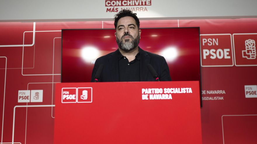 El vicesecretario general del Partido Socialista de Navarra, Ramón Alzórriz, durante la comparecencia de prensa en la que ha dimitido, a 18 de junio de 2025, en Pamplona, Navarra (España). Alzórriz ha informado que su pareja ha trabajado en la empresa Ser