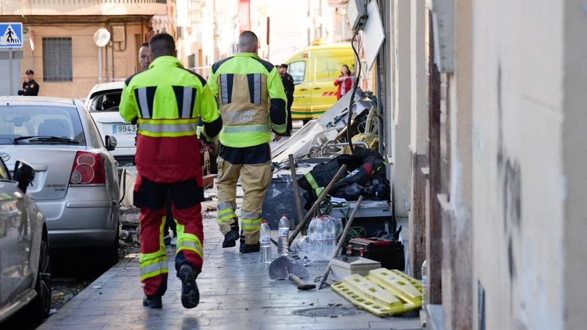 Un muerto y tres heridos tras dos explosiones en un bar de Almería