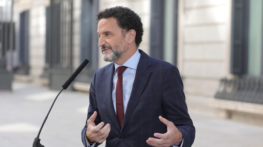 El portavoz adjunto de Ciudadanos en el Congreso de los Diputados, Edmundo Bal, ofrece declaraciones a los medios en el patio del Congreso, a 30 de septiembre de 2021, en Madrid (España).