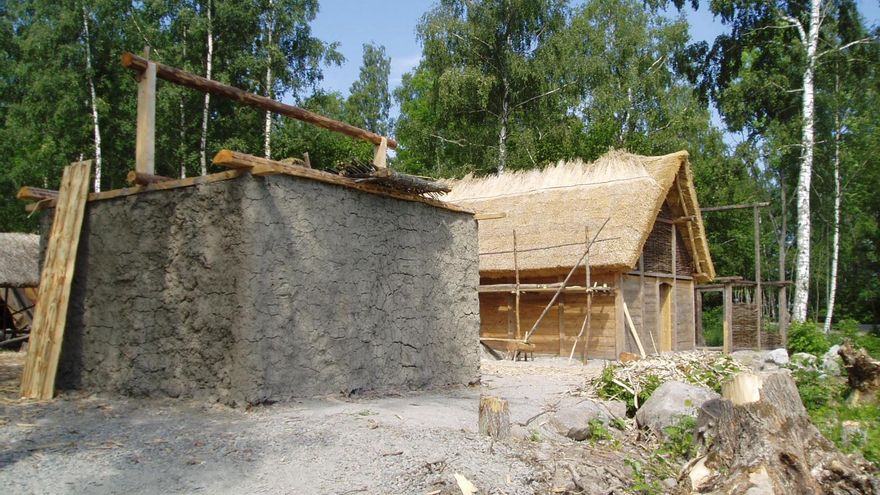Reproducciones de antiguas casas vikingas en Birka.