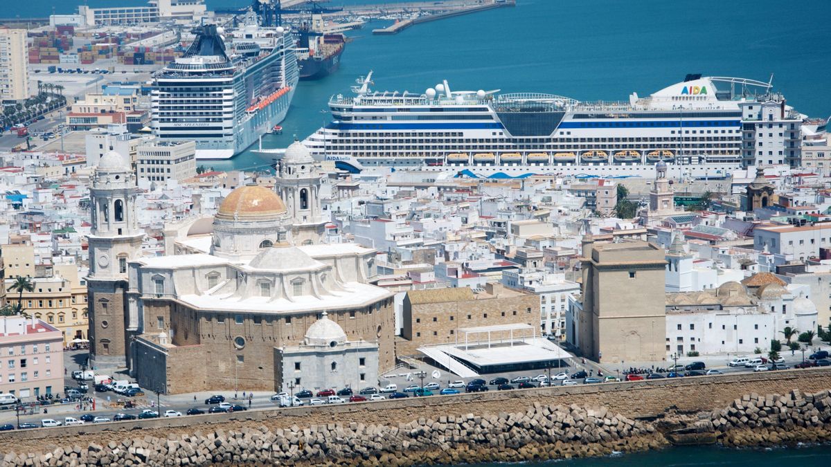 La batalla sin fin por los cruceristas de Cádiz: el Puerto quiere otra terminal mientras evita entregar la que ya existe