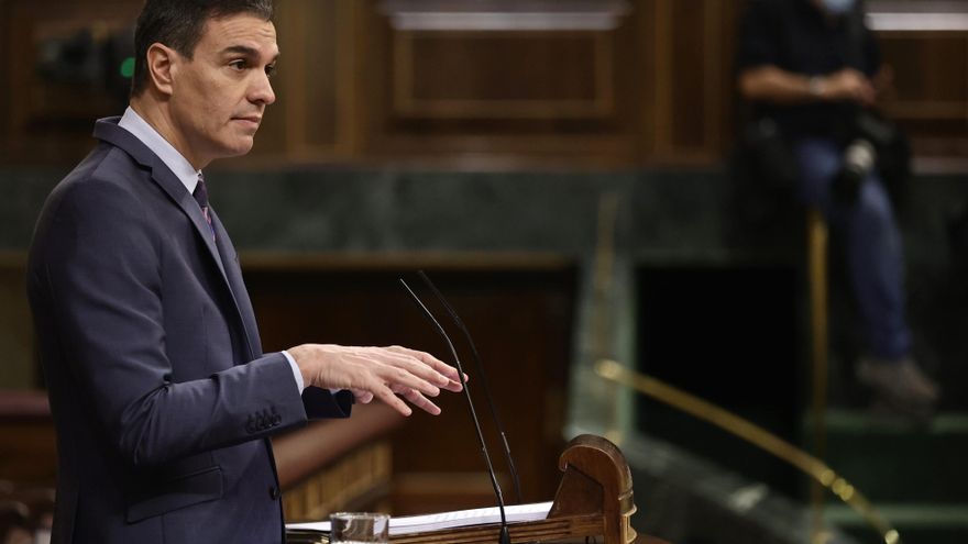 Archivo - El presidente del Gobierno, Pedro Sánchez, interviene en una sesión plenaria, en el Congreso de los Diputados