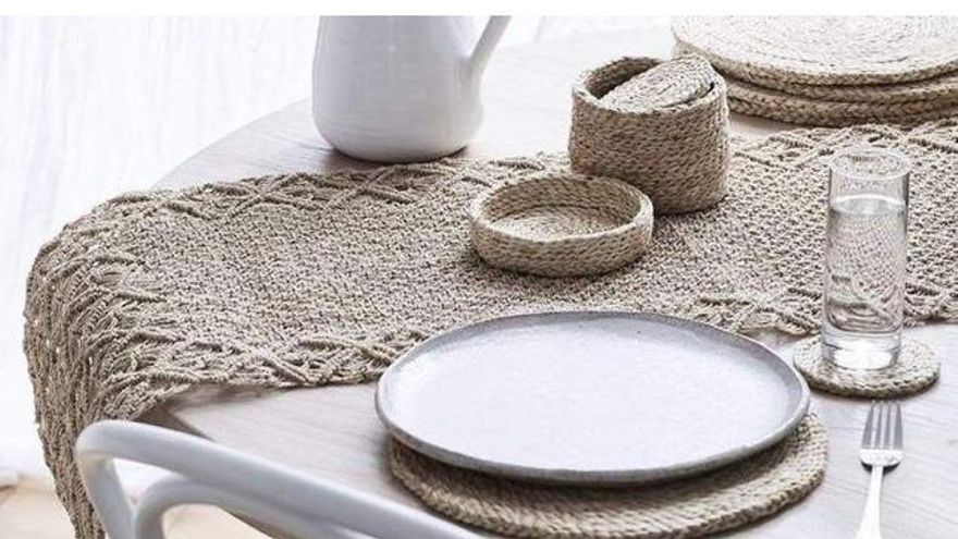 Posavasos y manteles de cuerda.