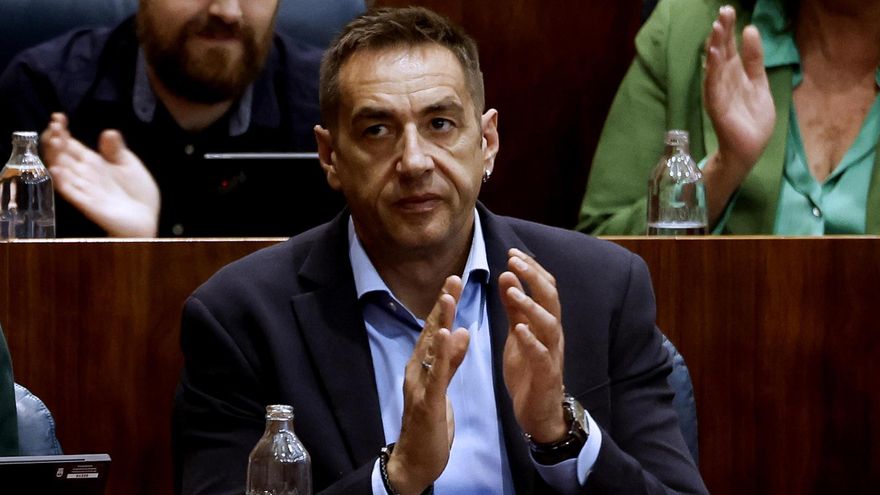 El portavoz adjunto de Más Madrid en la Asamblea de Madrid, Emilio Delgado, durante el pleno que celebra la Asamblea regional este jueves.