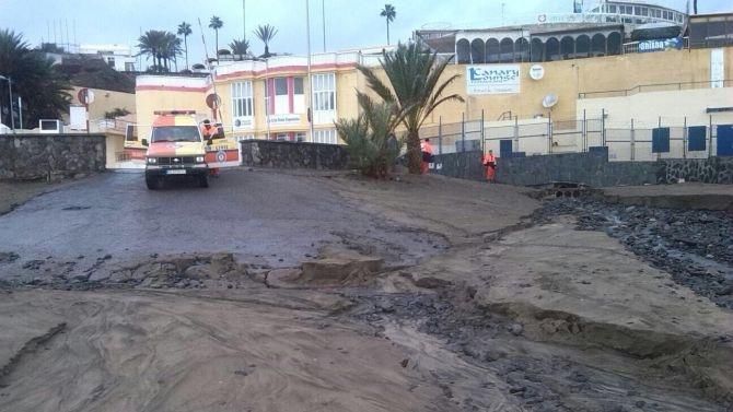 La lluvia inunda el Centro de Salud de Maspalomas y produce pequeños incidentes en algunas calles (Maspalomas Ahora)