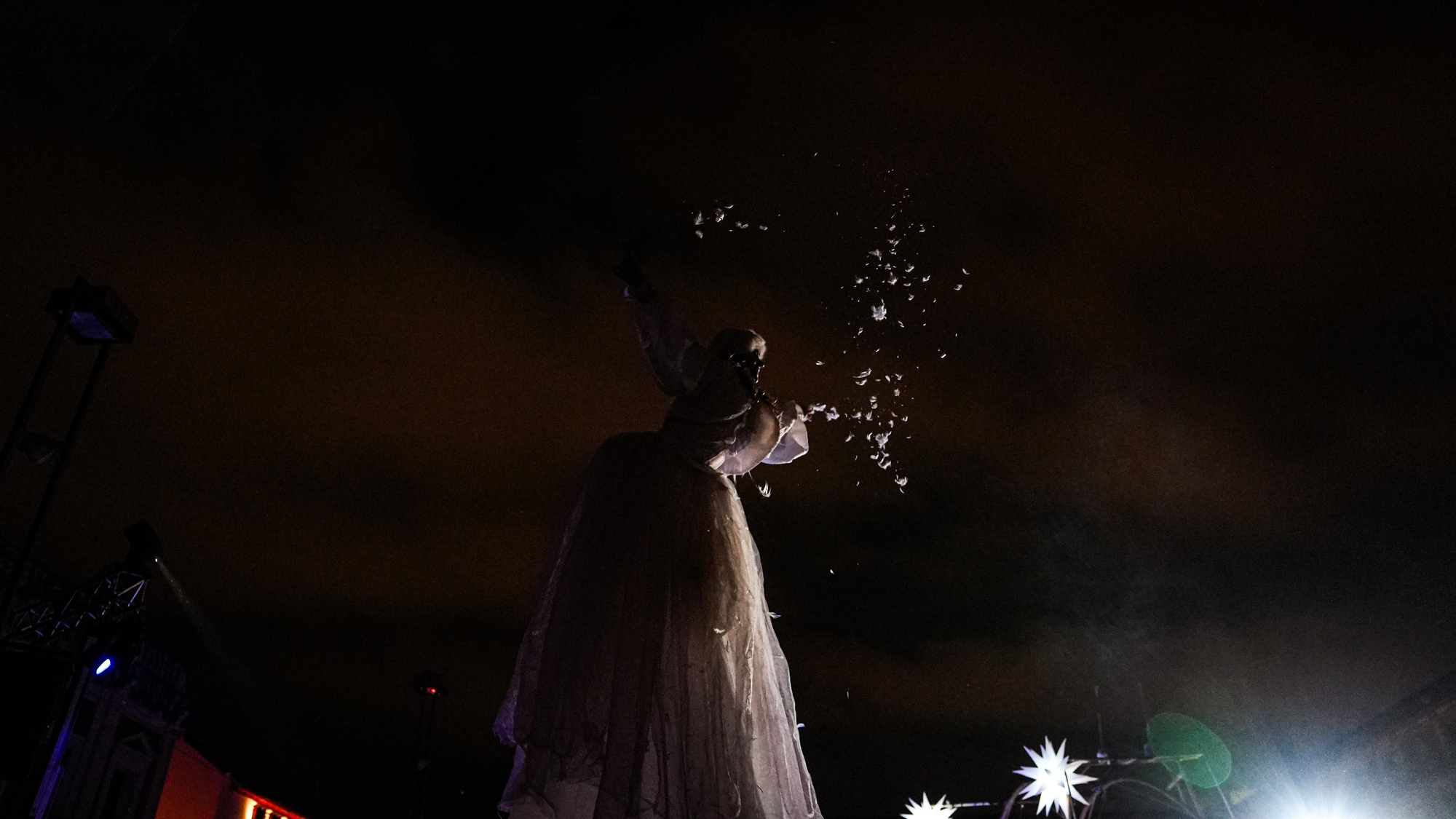 Espectáculo de acrobacias en la Corredera