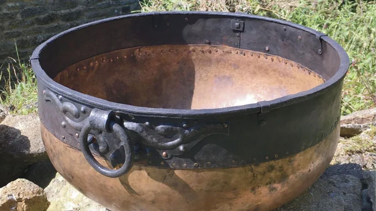 Descubren 11 calderos de la Edad del Hierro en Leicestershire: claves sobre los rituales y banquetes prehistóricos