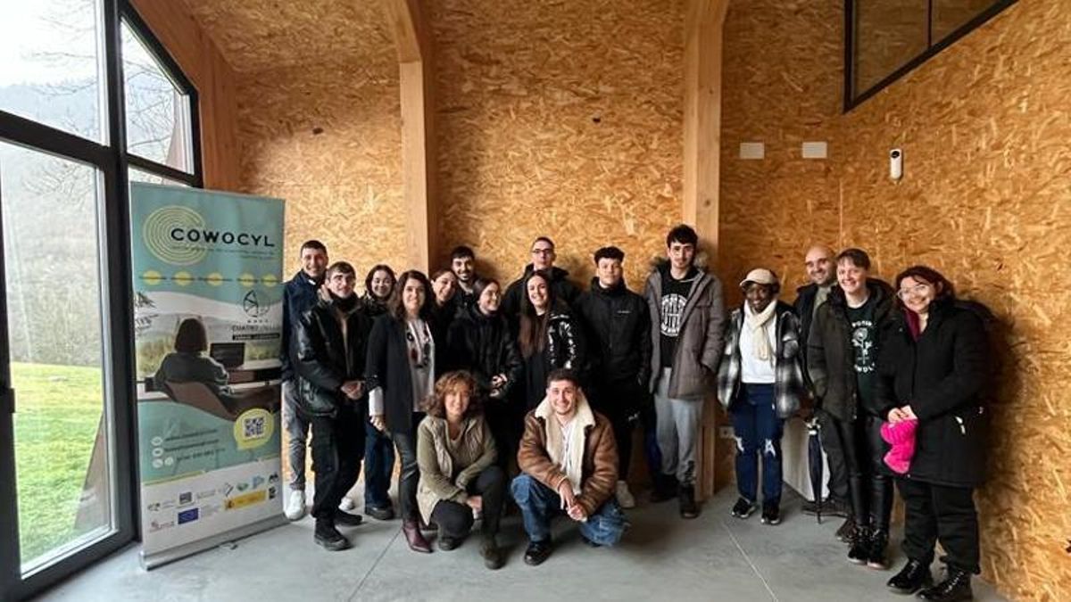 Visita de los estudiantes del CIFP Ciudad de León a Caboalles de Arriba.