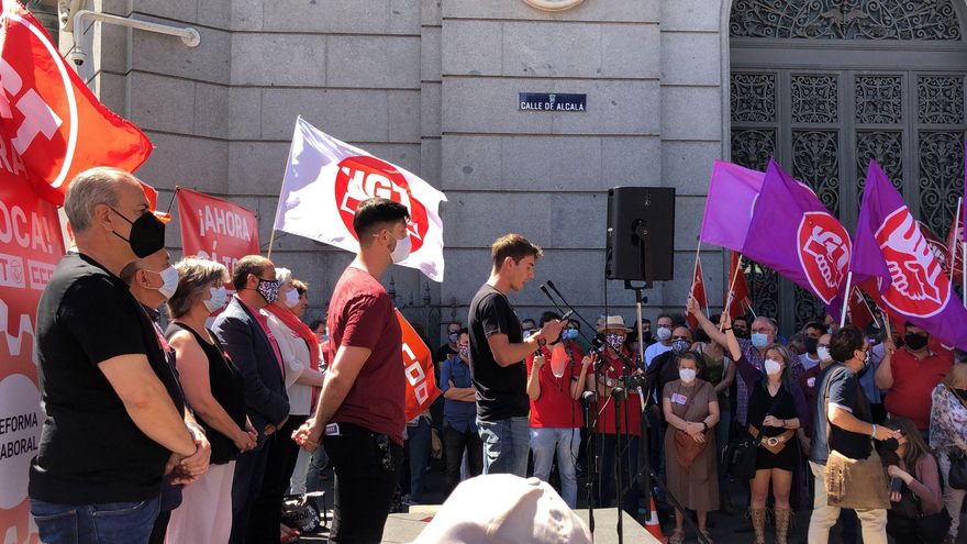 Los sindicatos amenazan con "endurecer" el diálogo social si no sube el salario mínimo este año