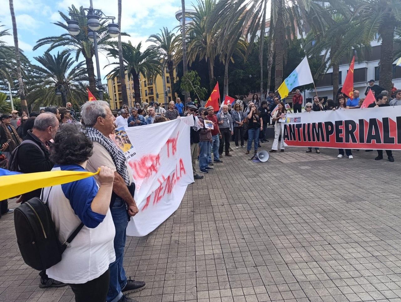 Concentración en Las Palmas de Gran Canaria este domingo, frente a la Delegación del Gobierno.